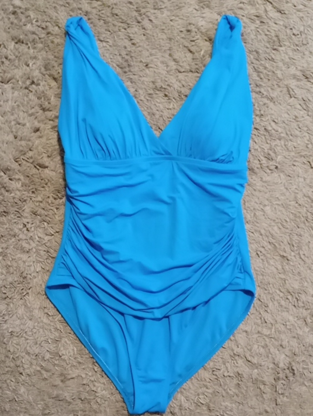Classic Lizclaiborne V-Neck One-Piece Swimsuit in Bright Blue